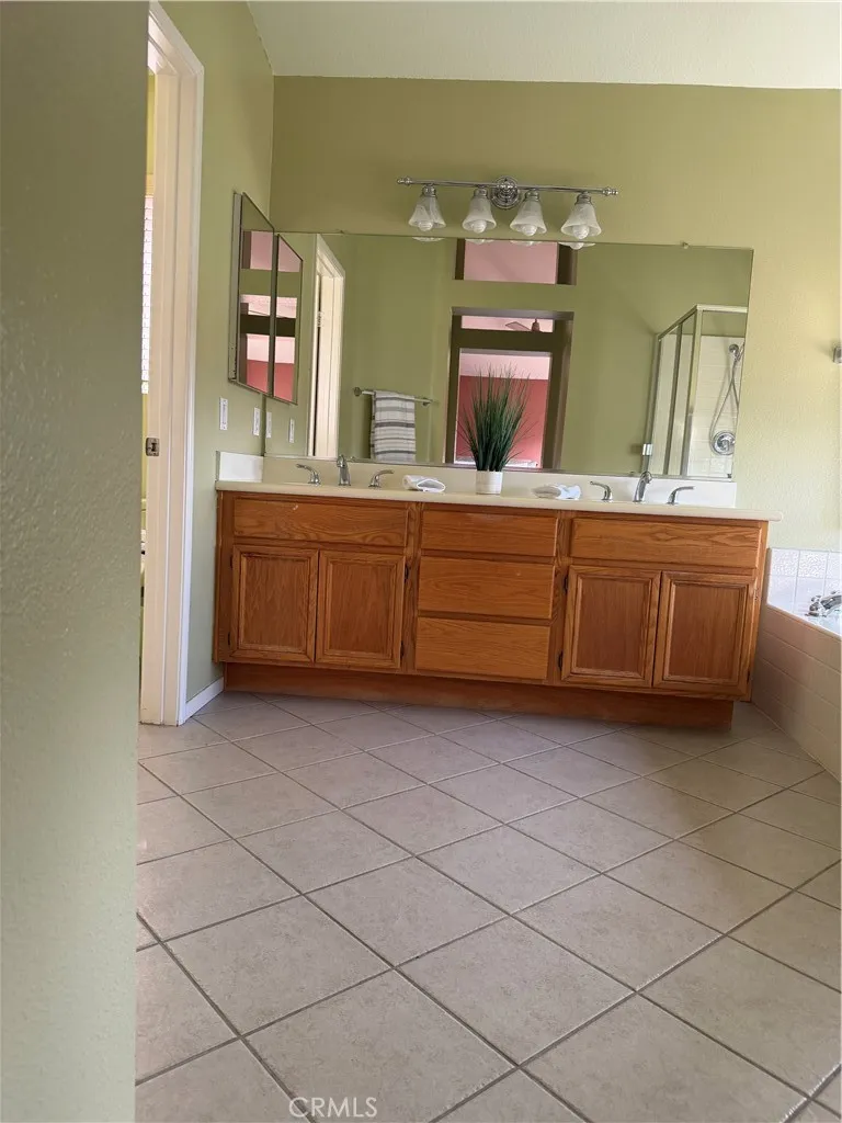 1353 Hermosa Corona, CA 92879
