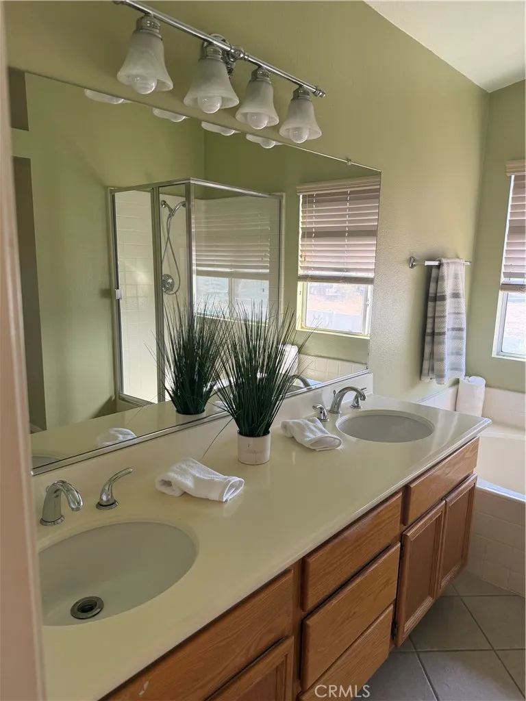 1353 Hermosa Corona, CA 92879