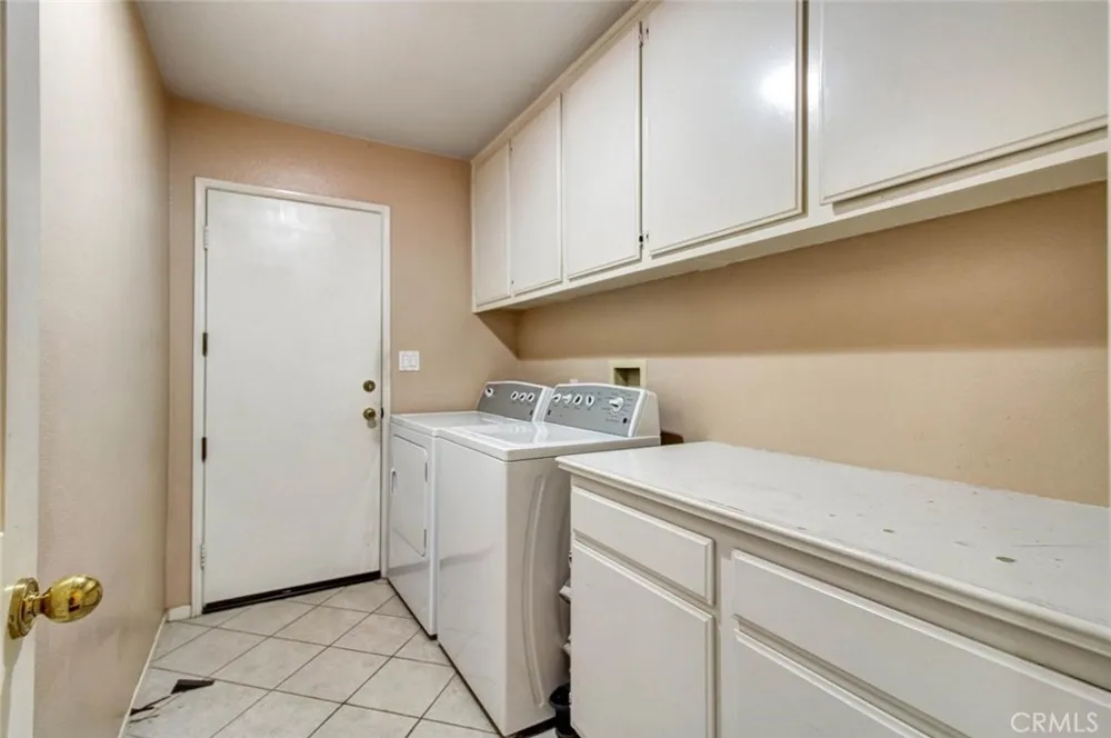 1353 Hermosa Corona, CA 92879