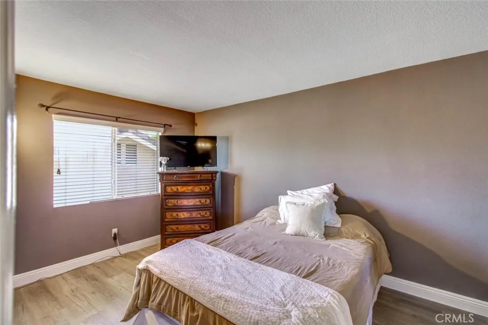 1353 Hermosa Corona, CA 92879