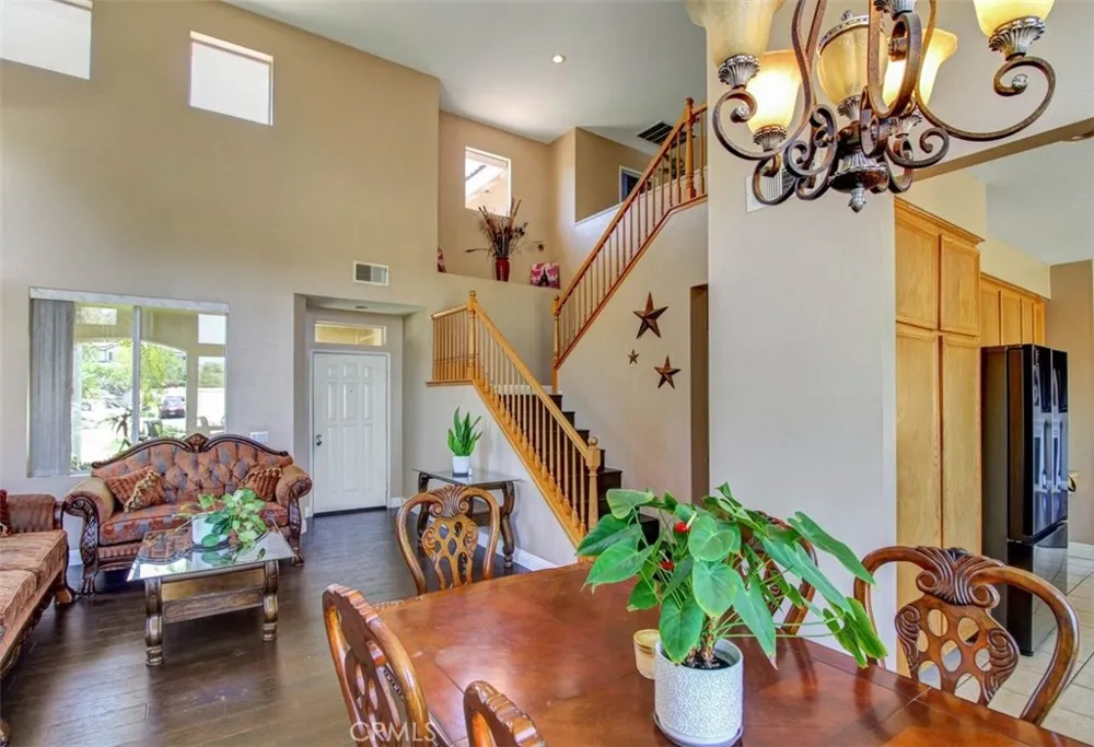 1353 Hermosa Corona, CA 92879