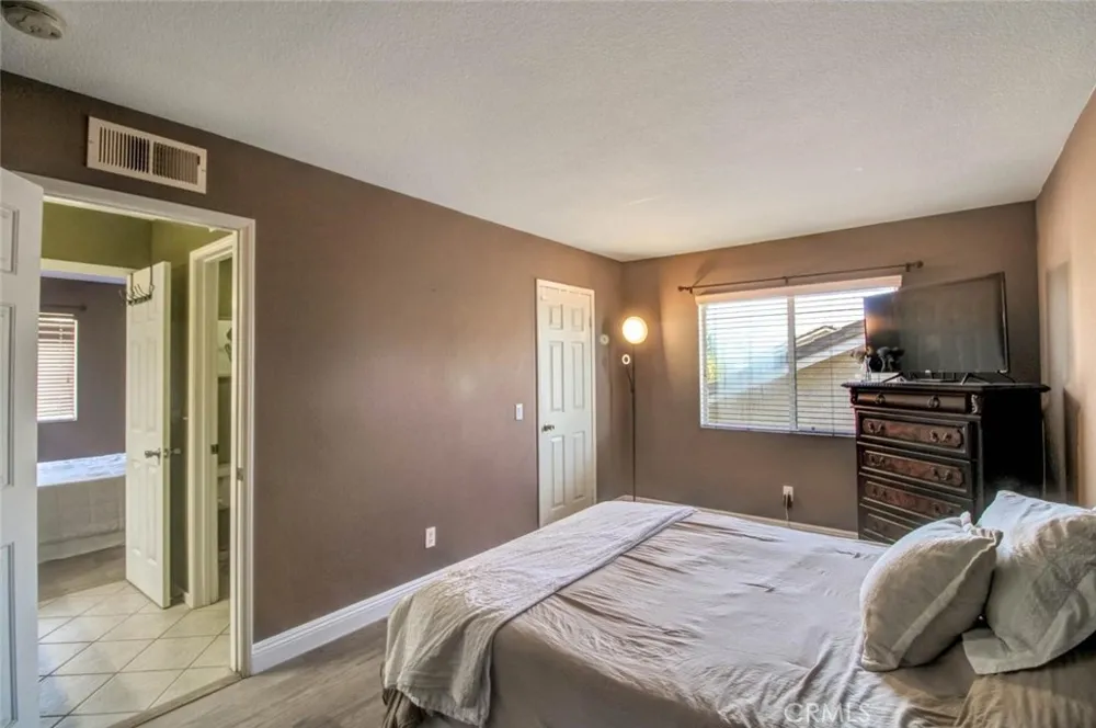 1353 Hermosa Corona, CA 92879