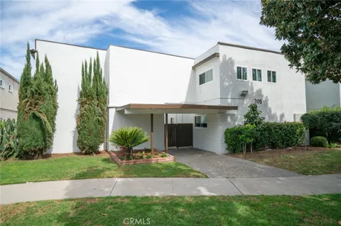 705 E Santa Fe Avenue