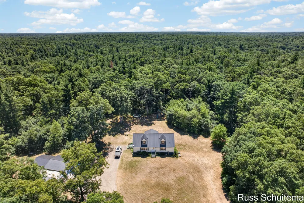 11508 Nichols Road Holton, MI 49425