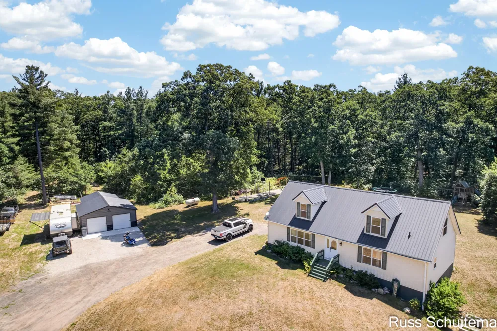 11508 Nichols Road Holton, MI 49425