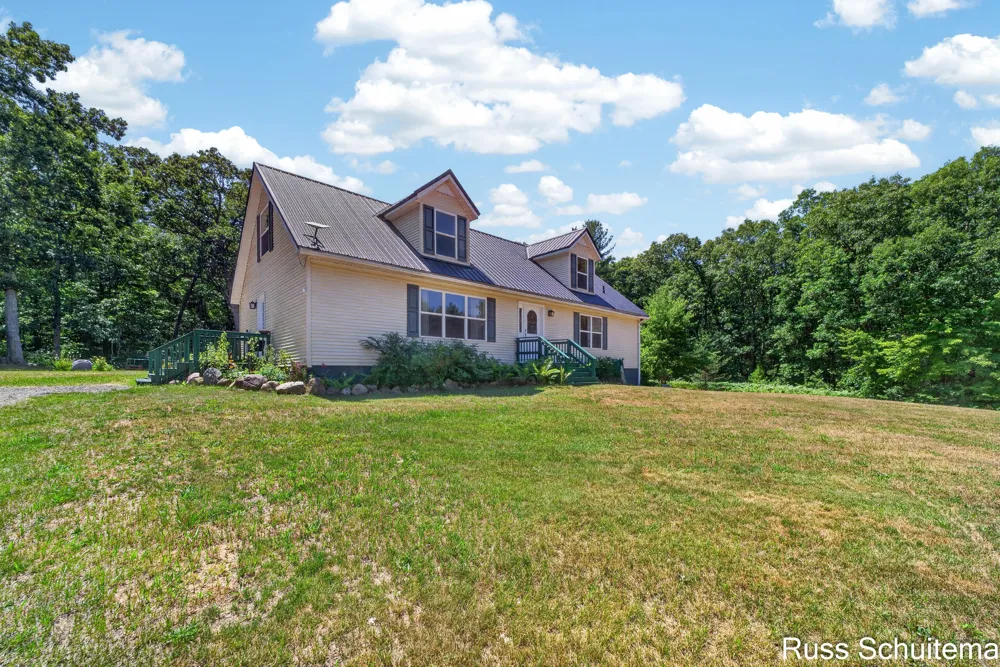 11508 Nichols Road Holton, MI 49425