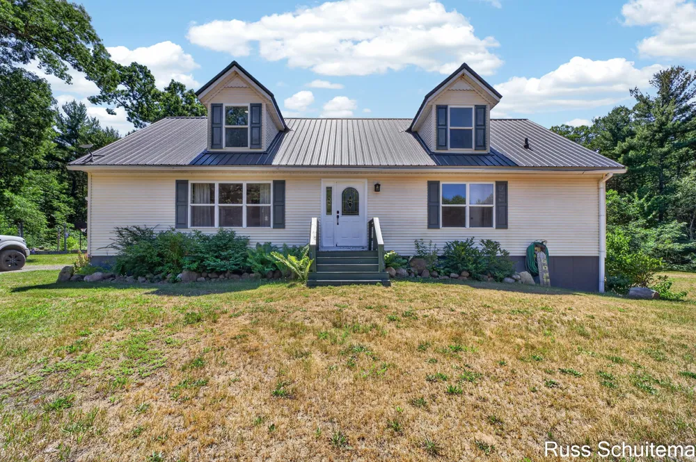 11508 Nichols Road Holton, MI 49425
