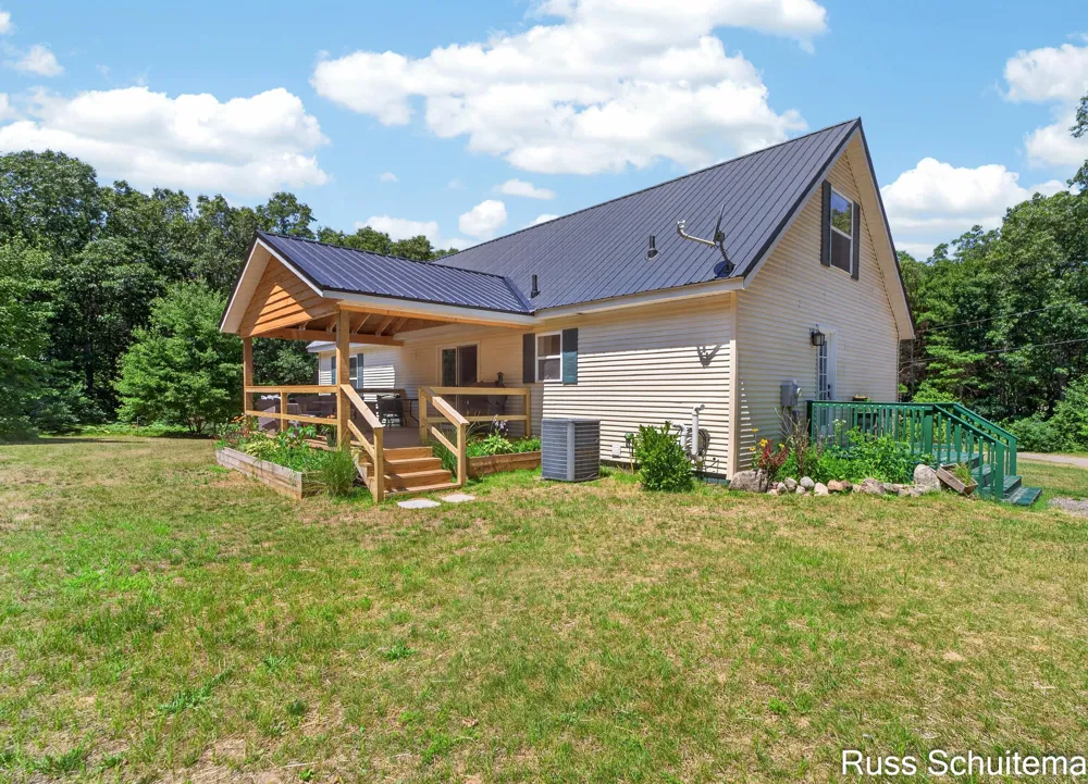 11508 Nichols Road Holton, MI 49425