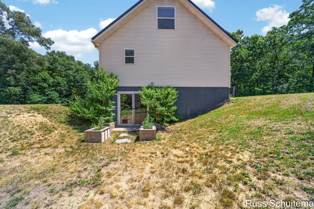 11508 Nichols Road Holton, MI 49425