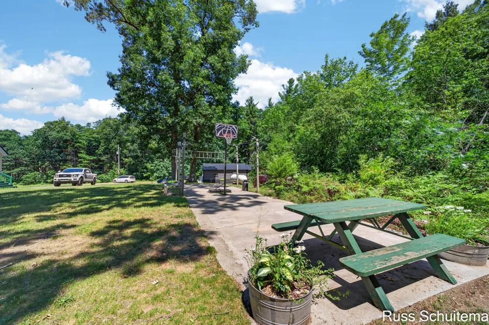 11508 Nichols Road Holton, MI 49425