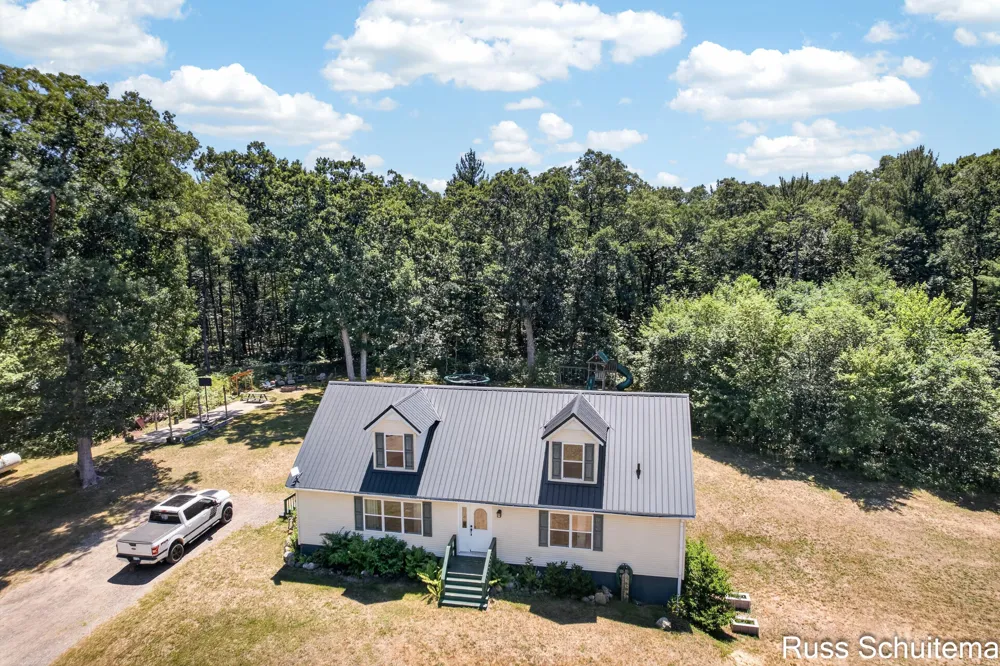 11508 Nichols Road Holton, MI 49425