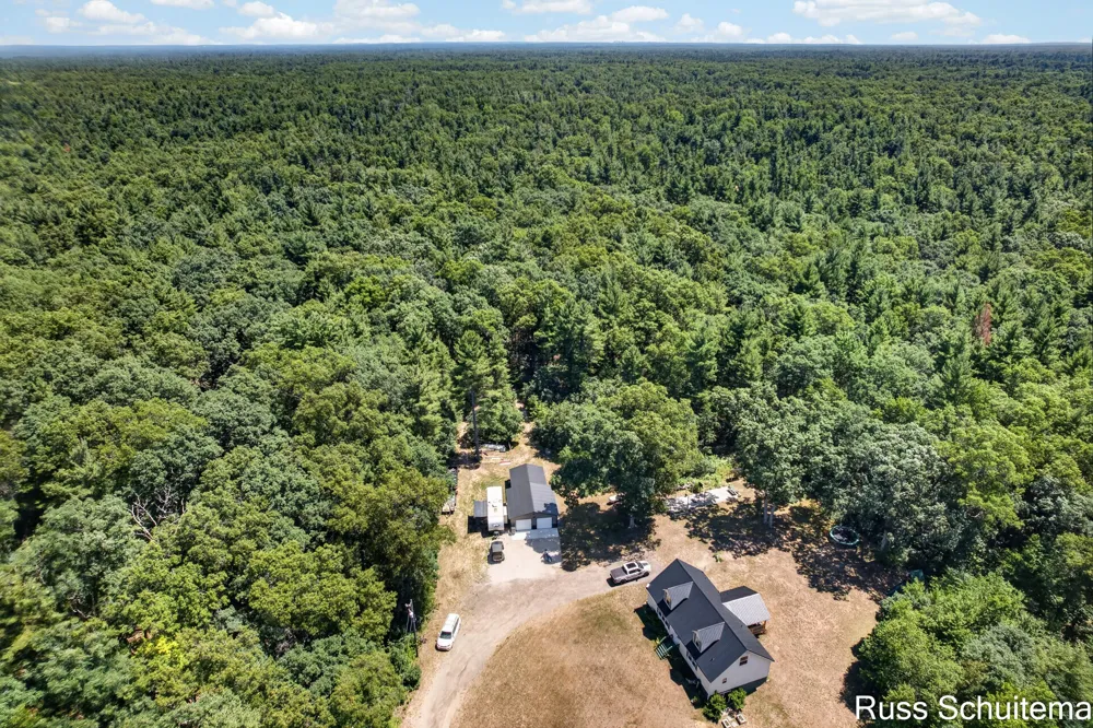 11508 Nichols Road Holton, MI 49425