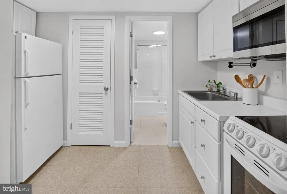 6222 DAHLONEGA ROAD Bethesda, MD 20816