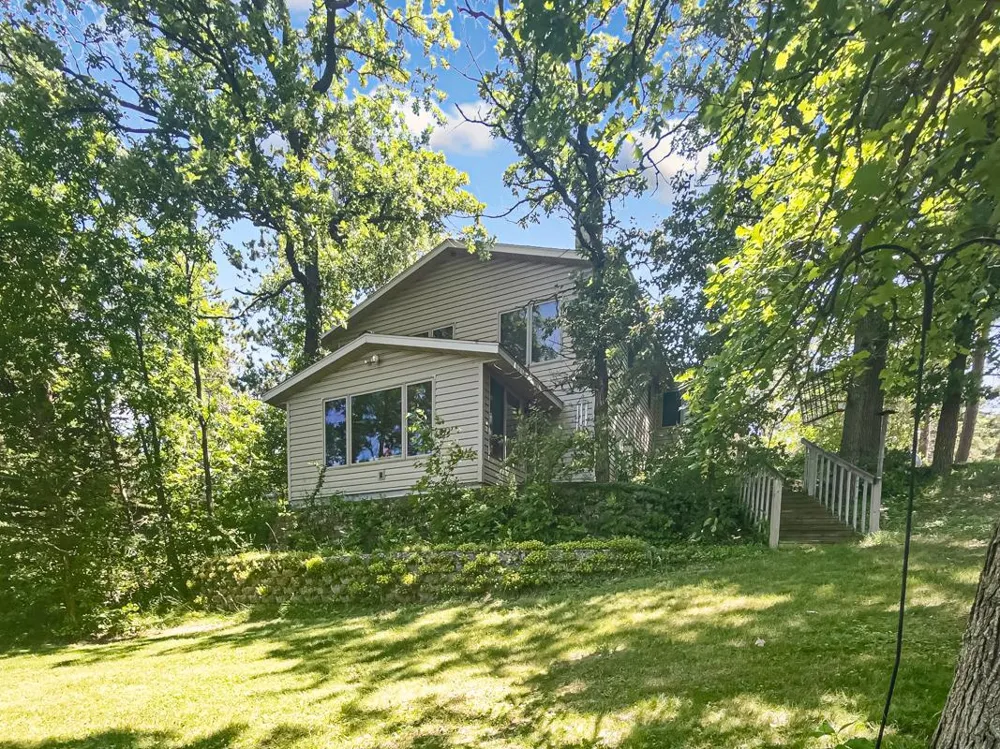 36975 Taylors Beach Road Menahga, MN 56464