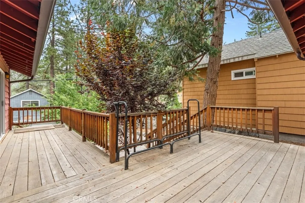 1056 Lark Wrightwood, CA 92397
