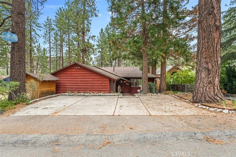 1056 Lark Wrightwood, CA 92397
