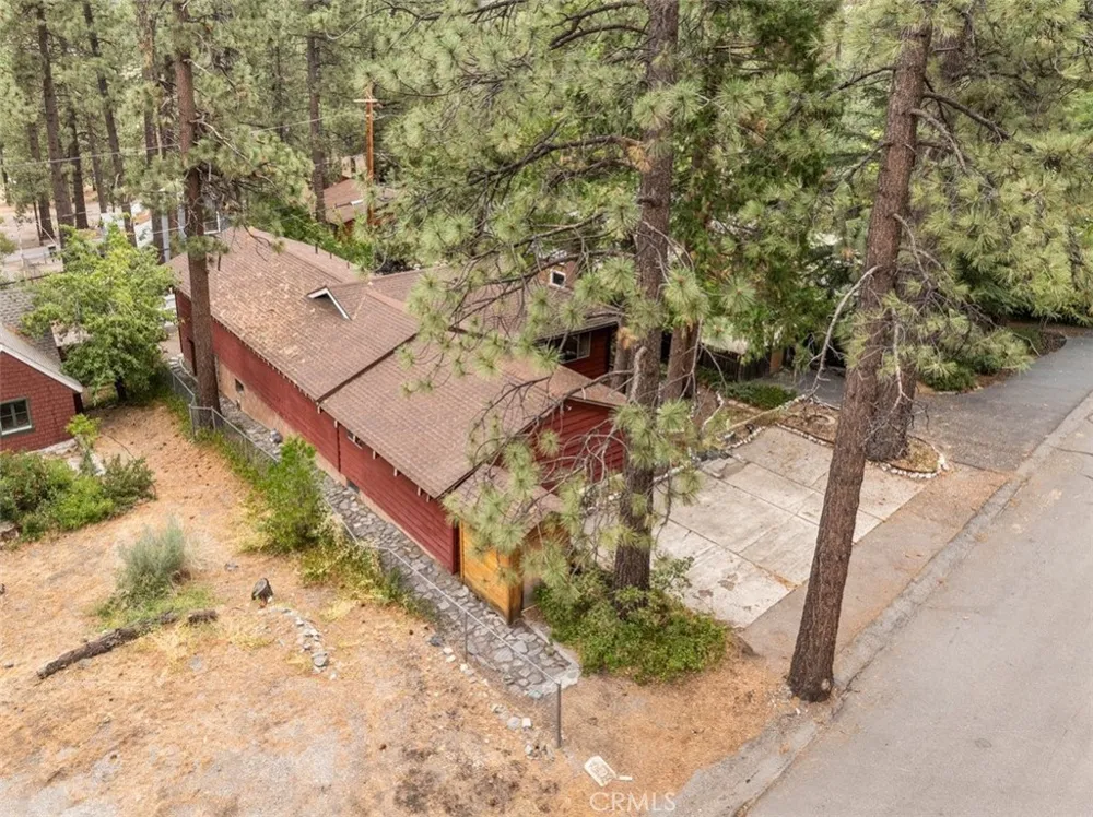 1056 Lark Wrightwood, CA 92397