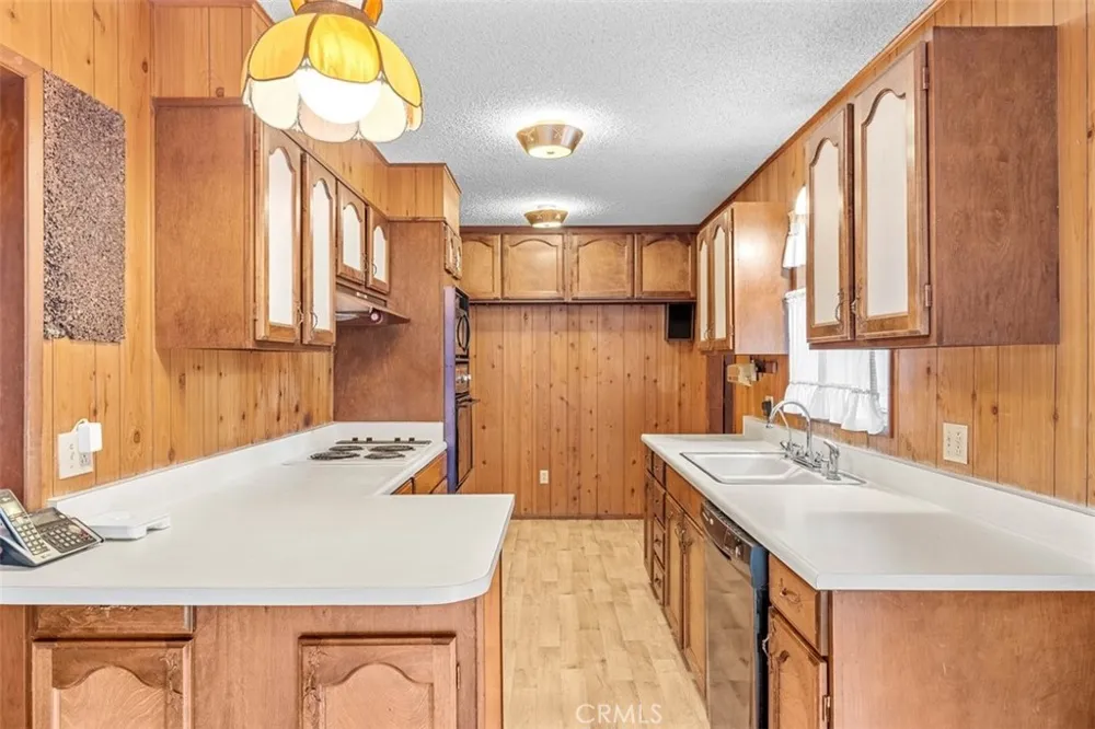1056 Lark Wrightwood, CA 92397