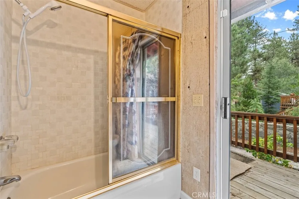 1056 Lark Wrightwood, CA 92397