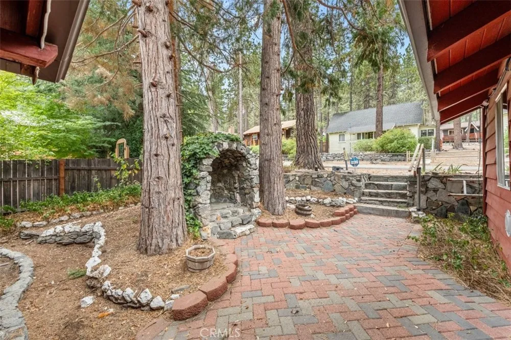 1056 Lark Wrightwood, CA 92397