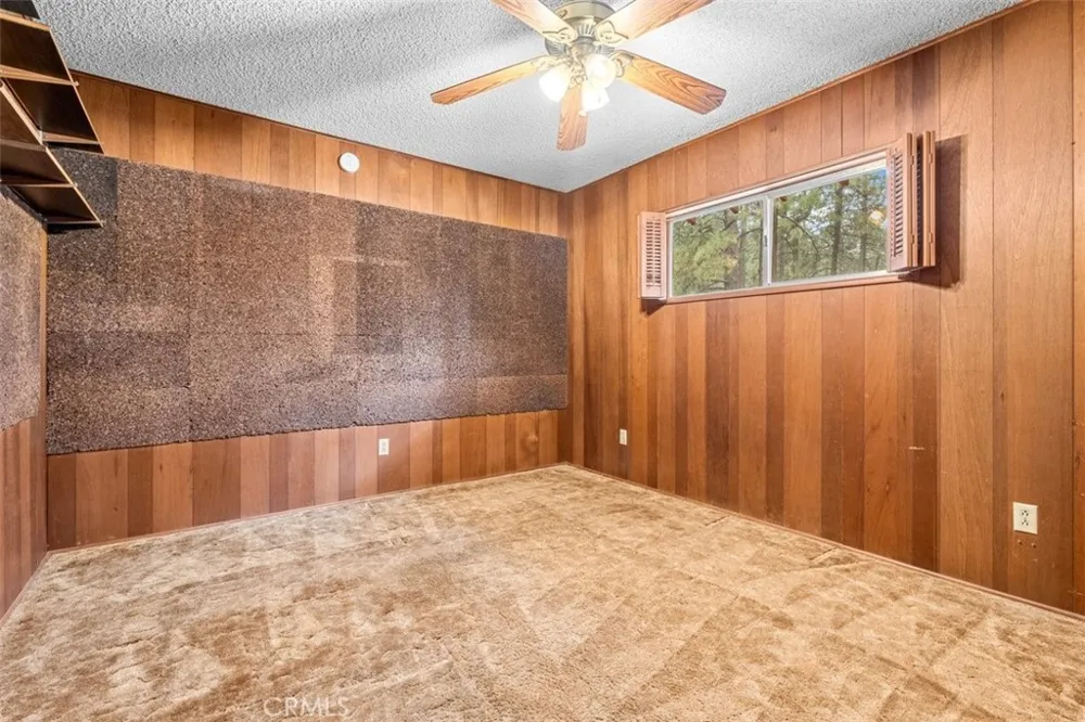 1056 Lark Wrightwood, CA 92397