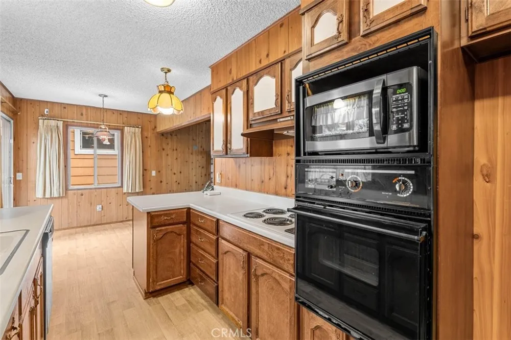 1056 Lark Wrightwood, CA 92397