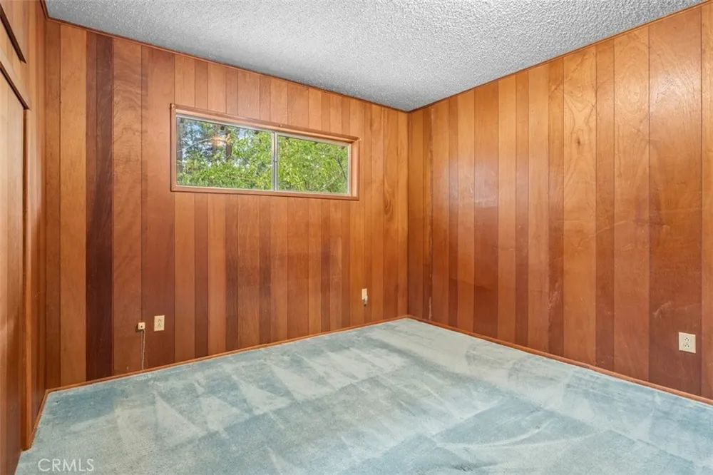 1056 Lark Wrightwood, CA 92397