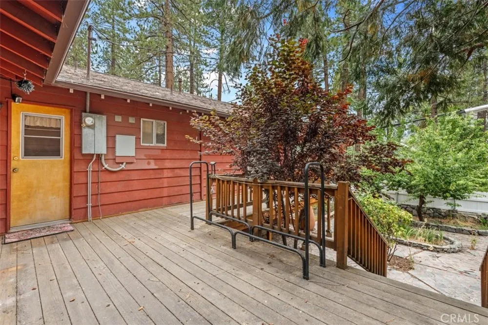 1056 Lark Wrightwood, CA 92397