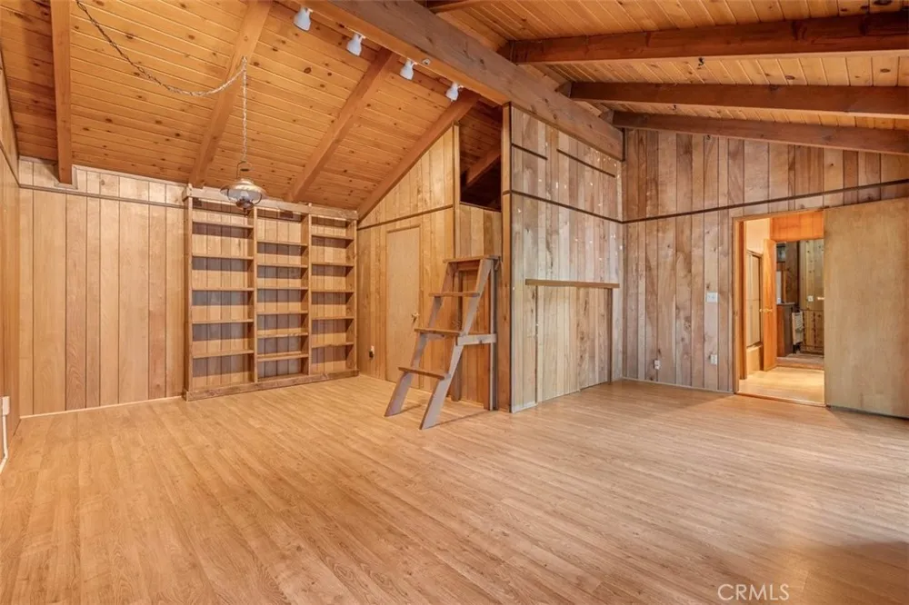 1056 Lark Wrightwood, CA 92397