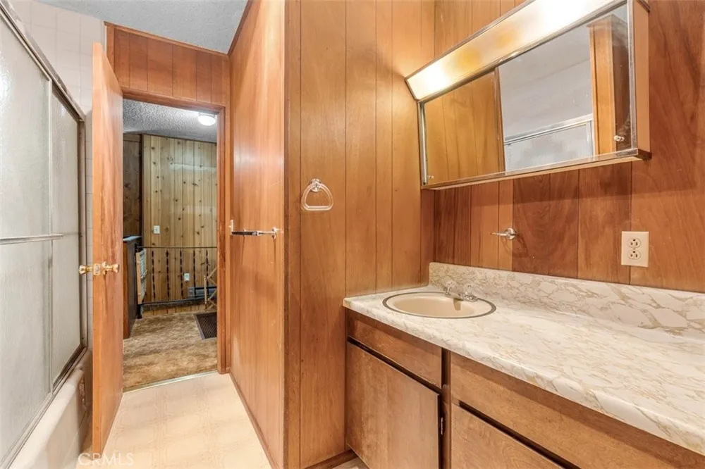 1056 Lark Wrightwood, CA 92397