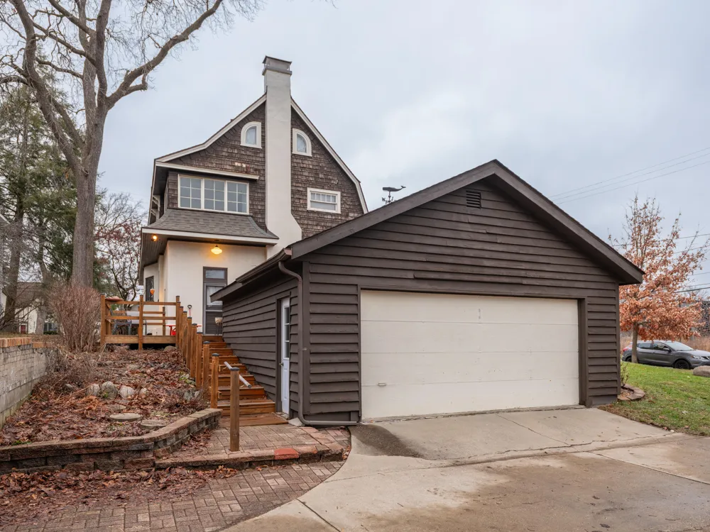 204 Monroe Street Kalamazoo, MI 49006