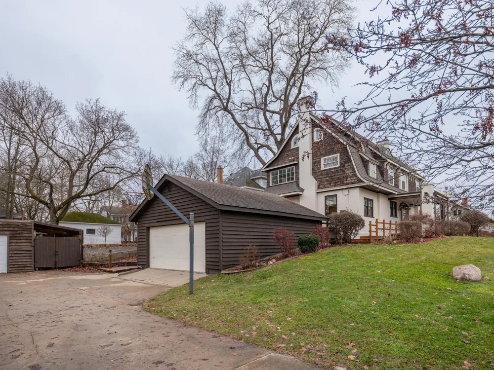 204 Monroe Street Kalamazoo, MI 49006