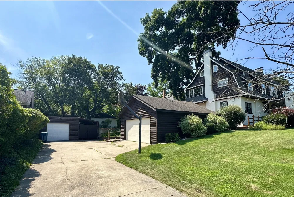 204 Monroe Street Kalamazoo, MI 49006