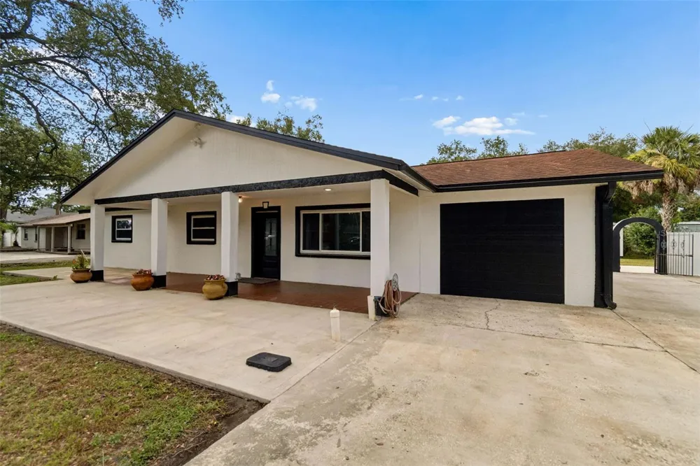 5712 20TH AVENUE S Tampa, FL 33619