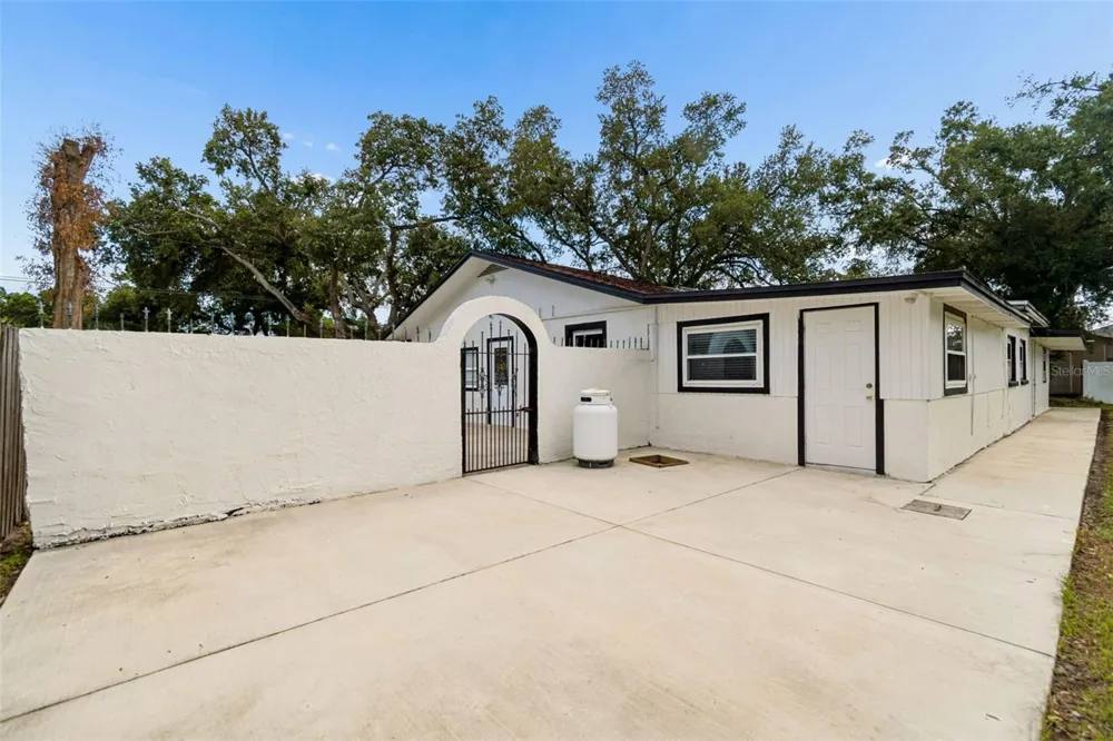 5712 20TH AVENUE S Tampa, FL 33619