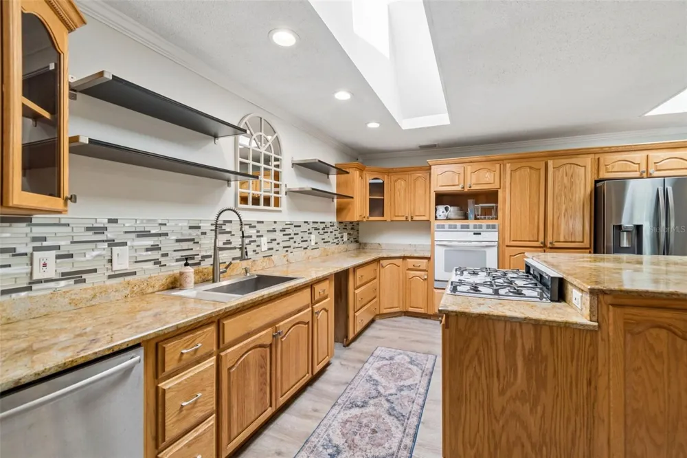 5712 20TH AVENUE S Tampa, FL 33619