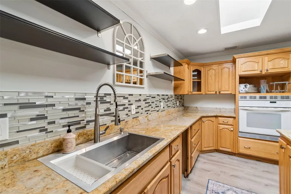 5712 20TH AVENUE S Tampa, FL 33619