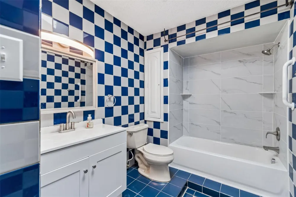 5712 20TH AVENUE S Tampa, FL 33619
