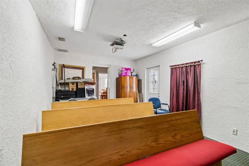 5712 20TH AVENUE S Tampa, FL 33619
