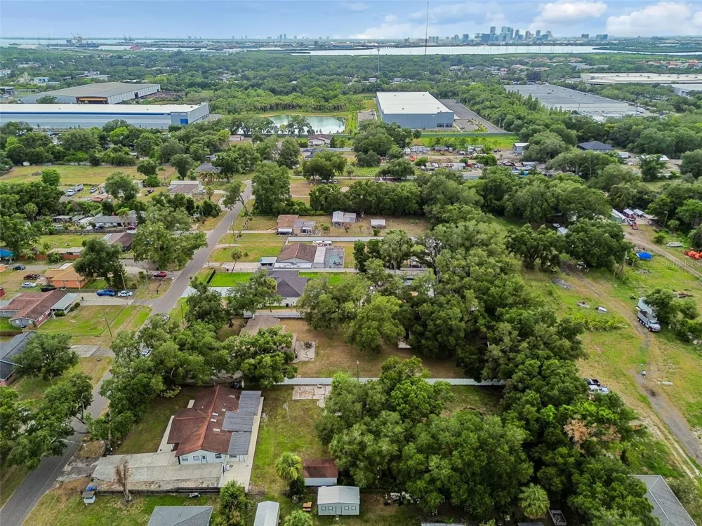 5712 20TH AVENUE S Tampa, FL 33619