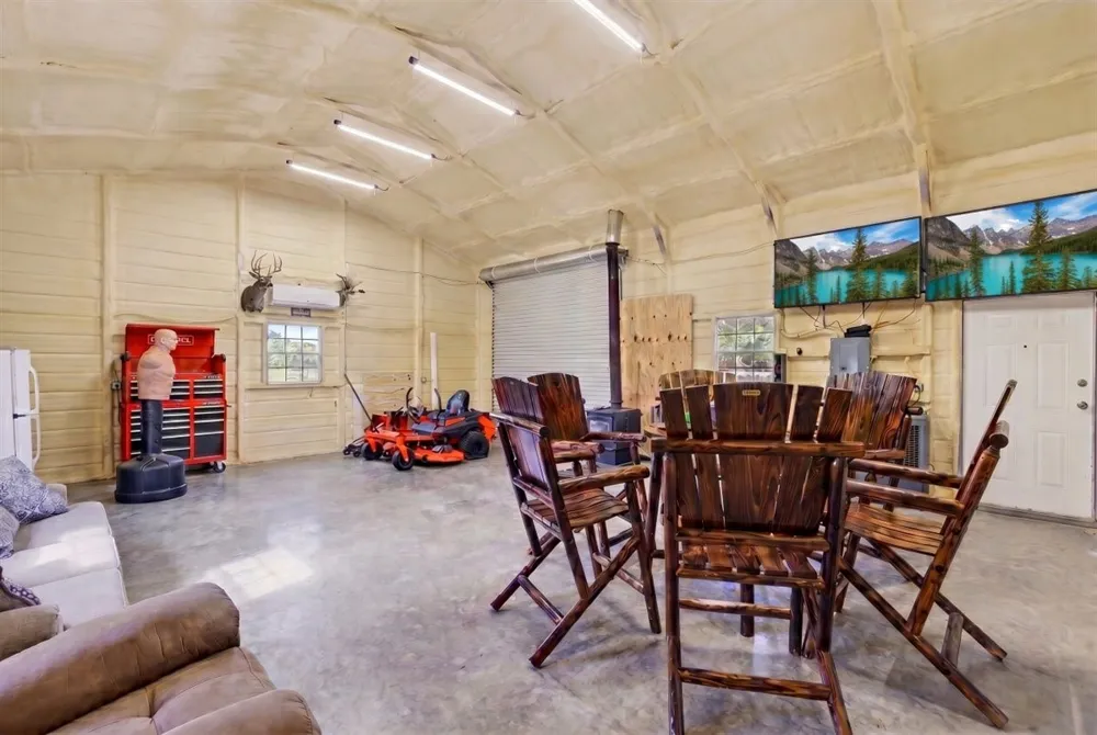 9968 County Road 1200 Athens, TX 75751