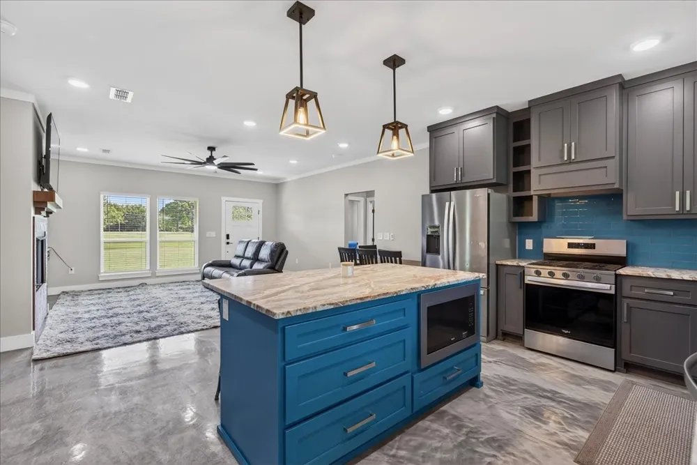 9968 County Road 1200 Athens, TX 75751