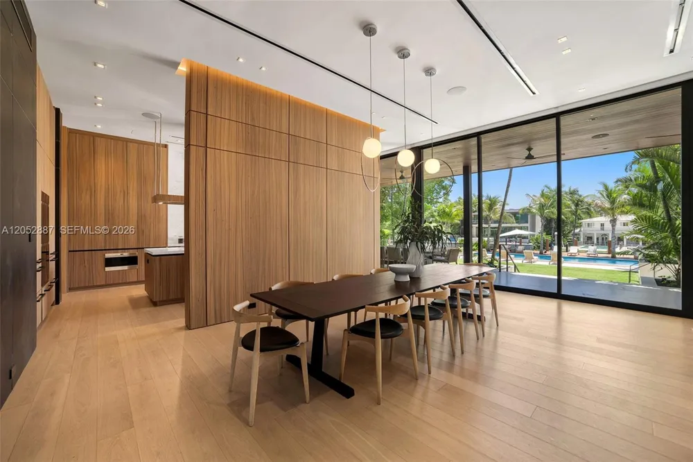 1420 W 23rd St Miami Beach, FL 33140