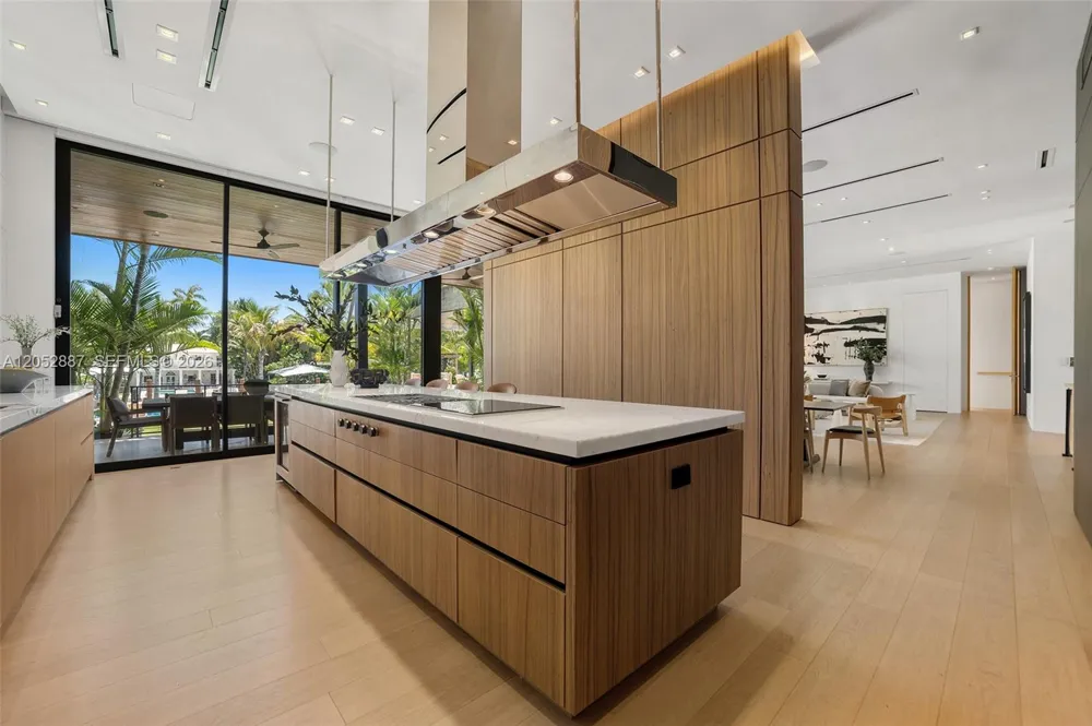 1420 W 23rd St Miami Beach, FL 33140