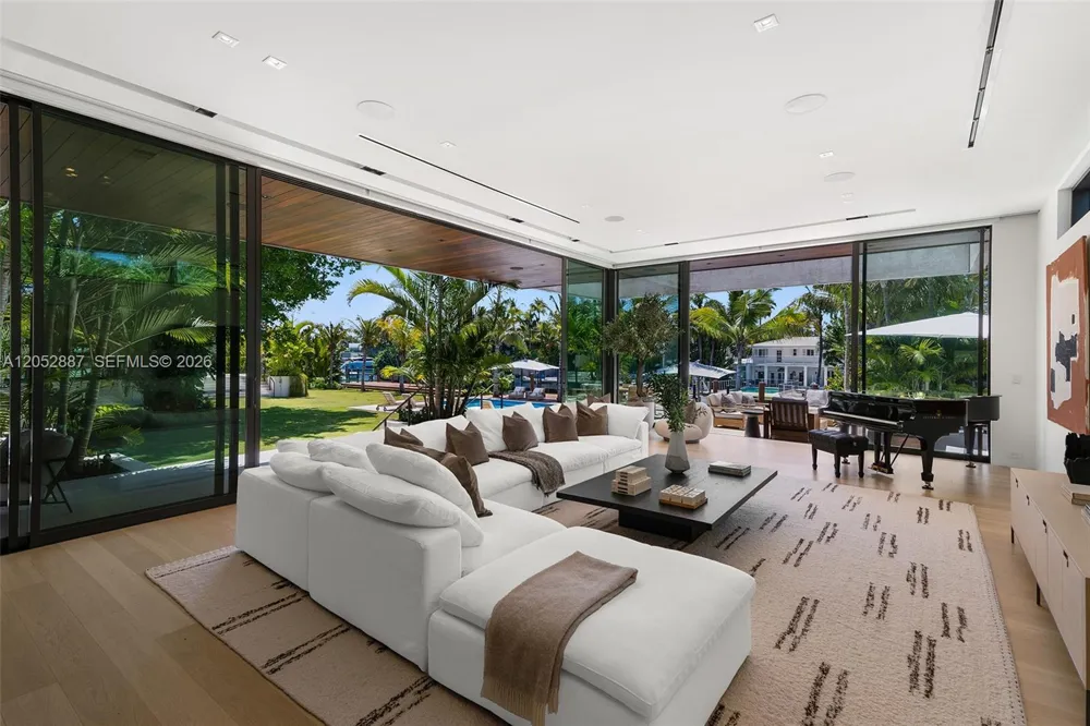 1420 W 23rd St Miami Beach, FL 33140