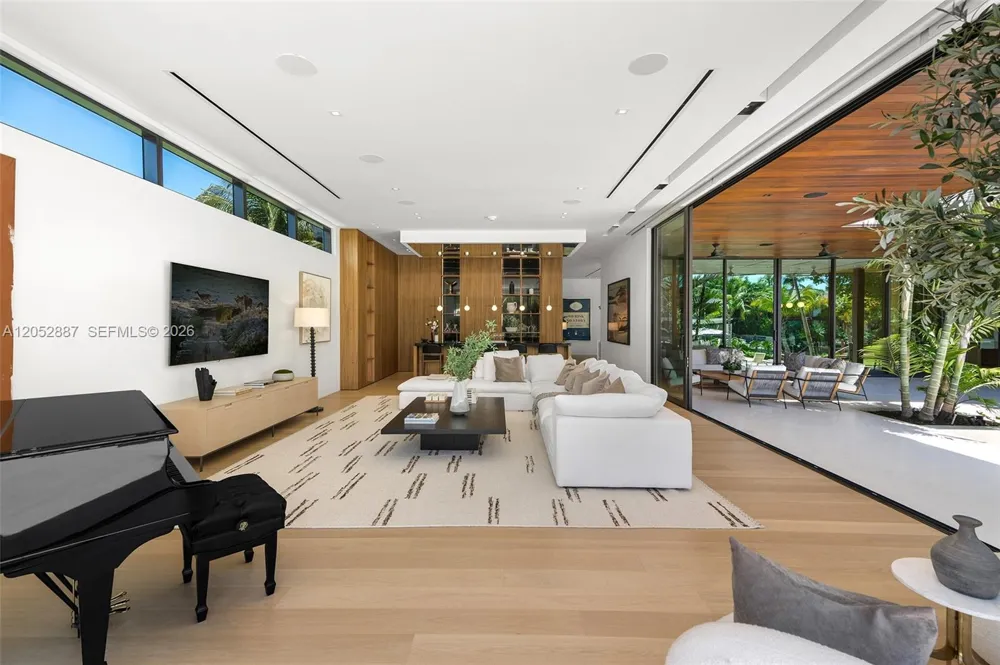 1420 W 23rd St Miami Beach, FL 33140