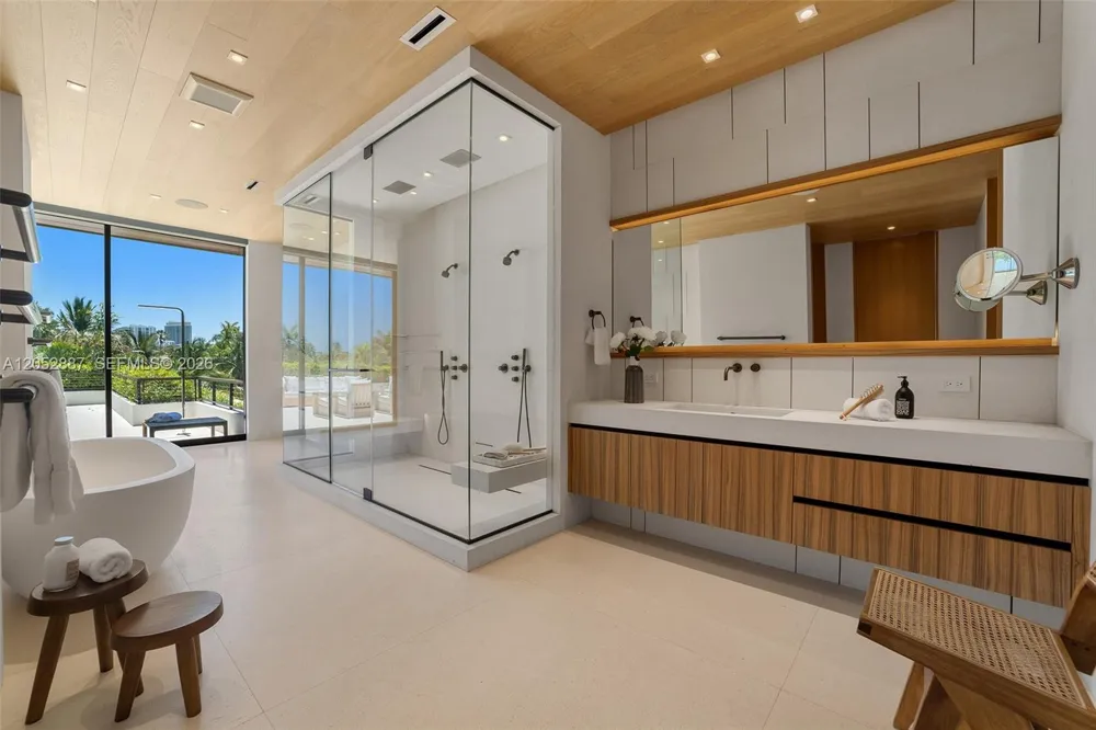 1420 W 23rd St Miami Beach, FL 33140