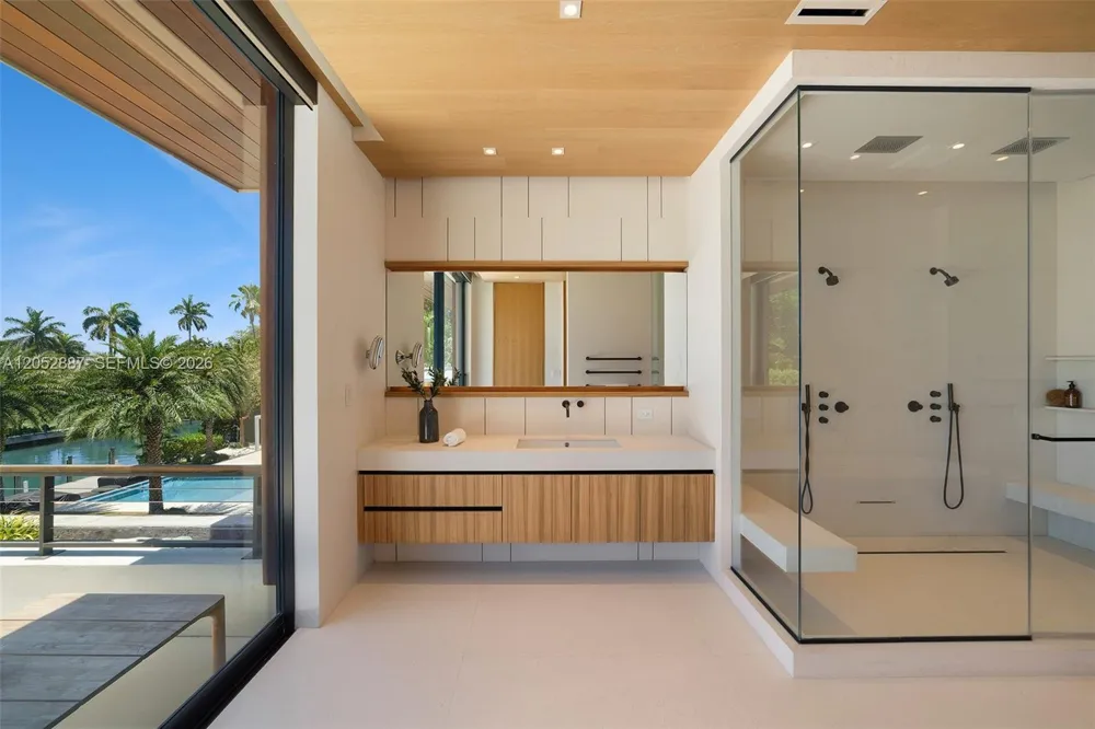 1420 W 23rd St Miami Beach, FL 33140