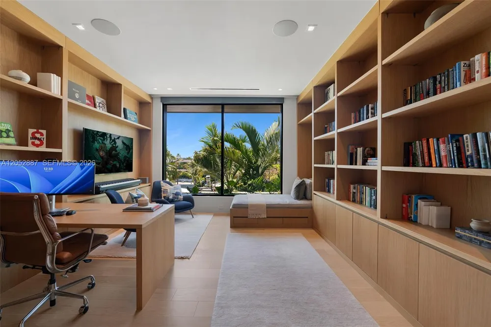 1420 W 23rd St Miami Beach, FL 33140