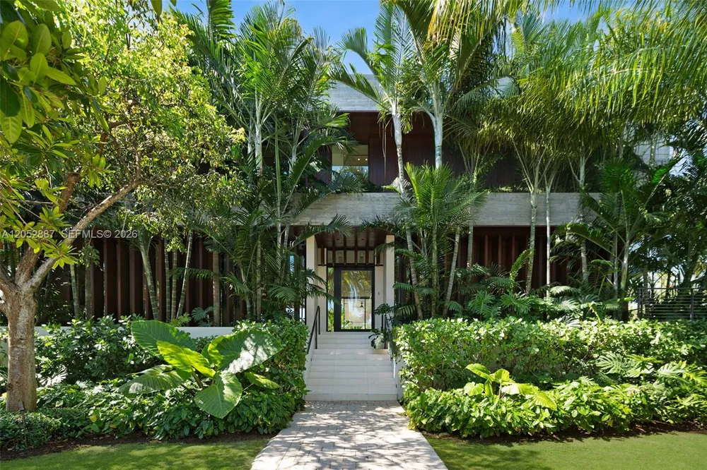 1420 W 23rd St Miami Beach, FL 33140